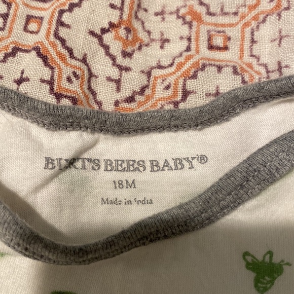Burt’s Bees Baby romper - Picture 2 of 3